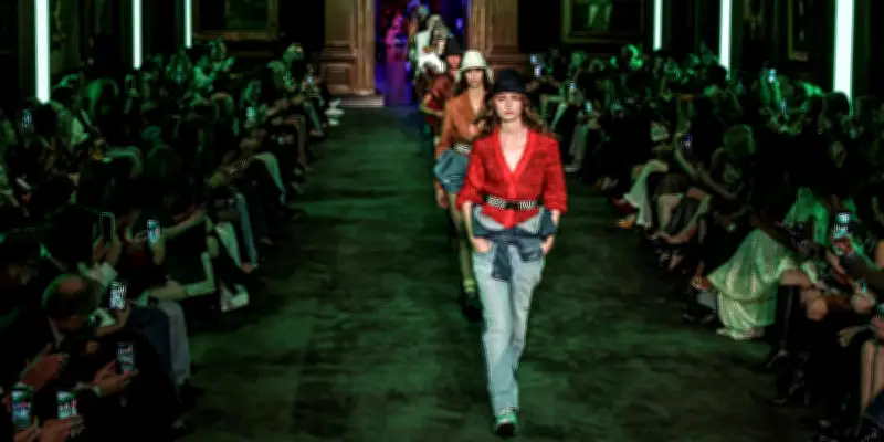 À New York, Vuitton mise sur la fantaisie, Gucci sur le pragmatisme