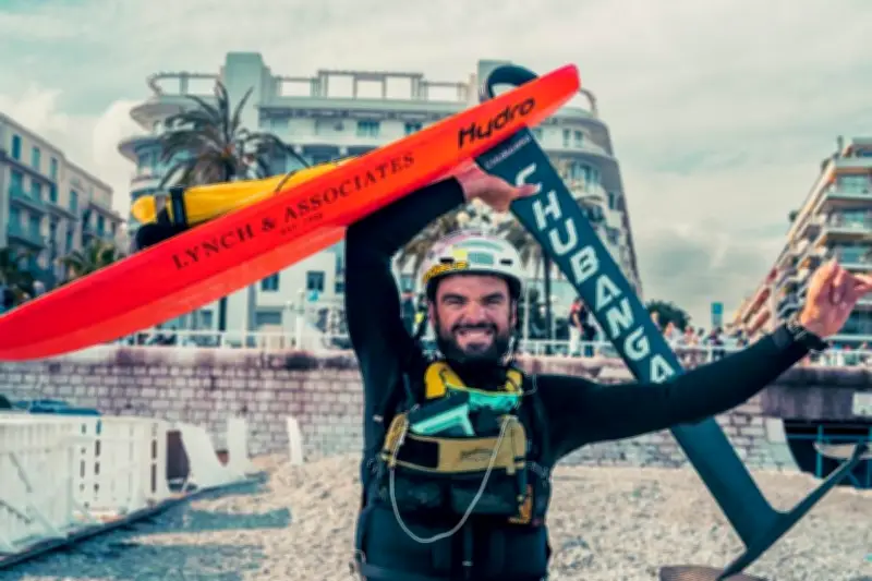 Nicolas Parlier défie la Méditerranée en kitefoil de Saint-Tropez à Calvi
