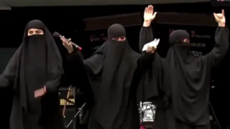Némésis en niqab à Londres : provocation lors d'un meeting d'extrême droite