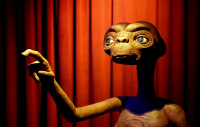 Non, cette vidéo ne montre pas un extraterrestre mangeant du chocolat