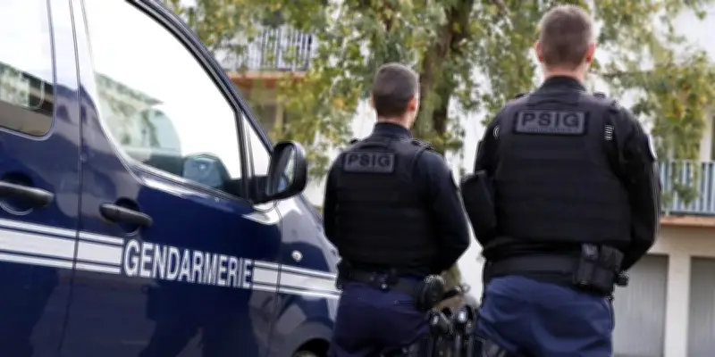 Nontron : une automobiliste percute trois véhicules de gendarmerie