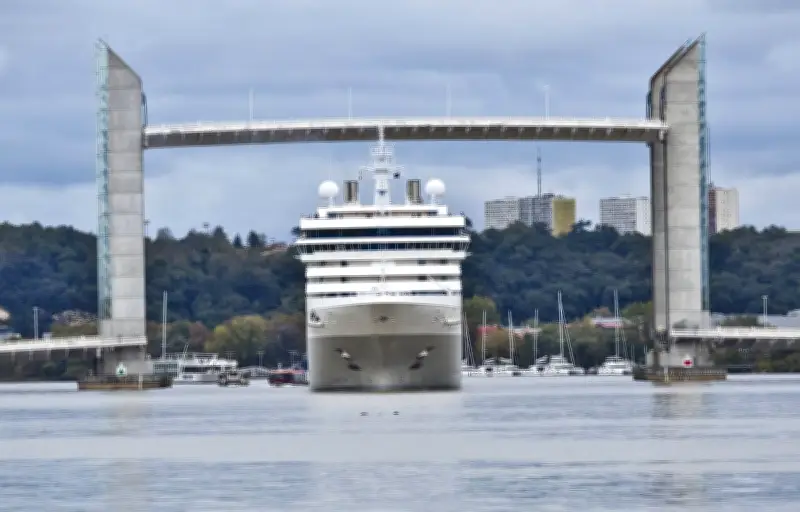 Norovirus suspecté à bord d'un paquebot à Bordeaux, passagers confinés