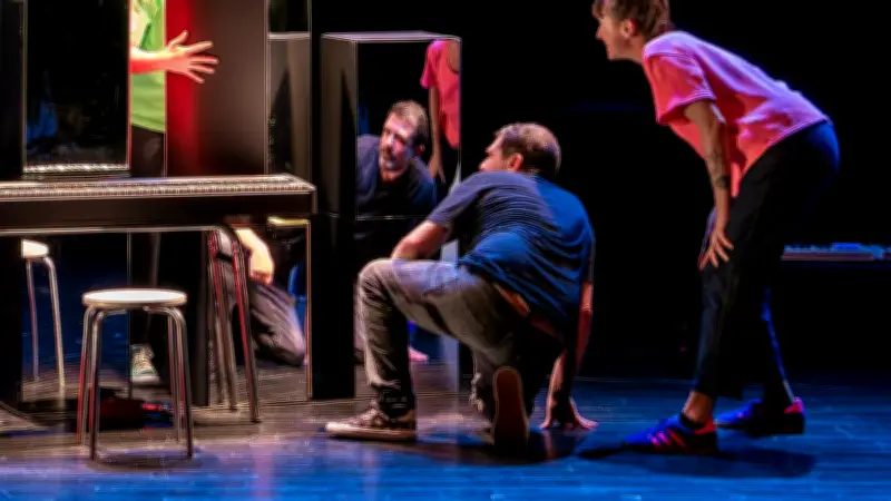 "Nos jours de fêtes" : un spectacle universel sur les liens fraternels