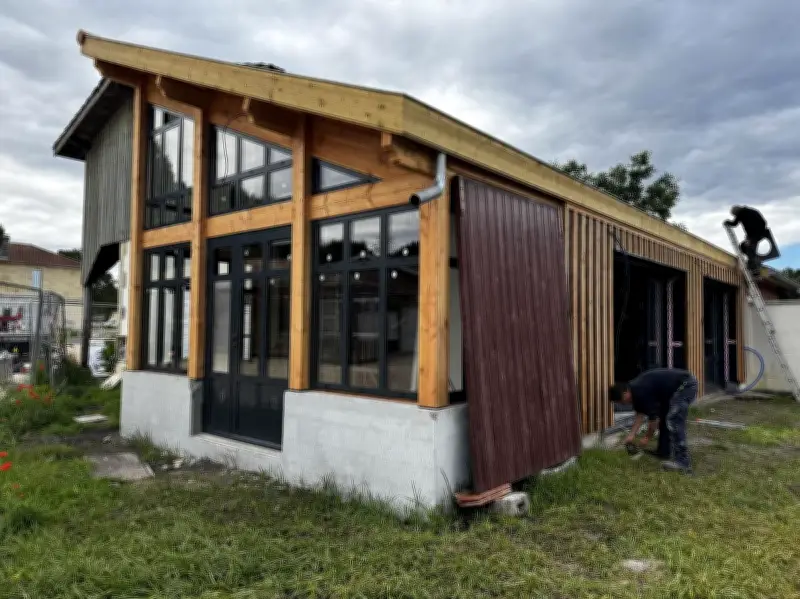 Nouveau restaurant de barbecue fumé à Mios en juillet