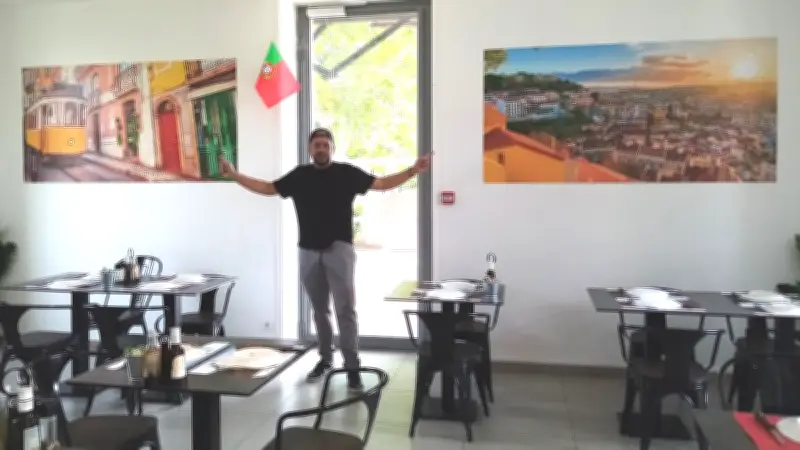 Nouveau restaurant portugais à Générac : La Gare des Poulets ouvre ses portes