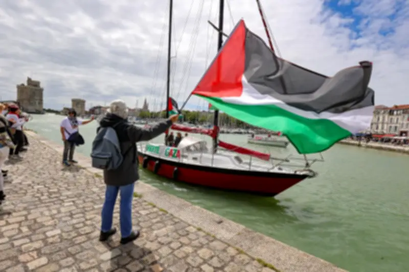 Nouvelle mobilisation pour la paix en Palestine à La Rochelle avec un navire
