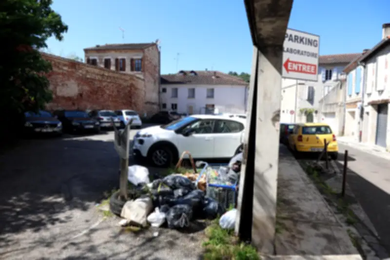 Nuisances et squat récurrent exaspèrent les riverains près de la cathédrale Saint-Caprais