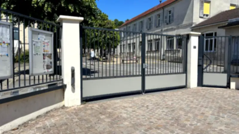 Oise : un ado de 17 ans poignardé dans une école primaire