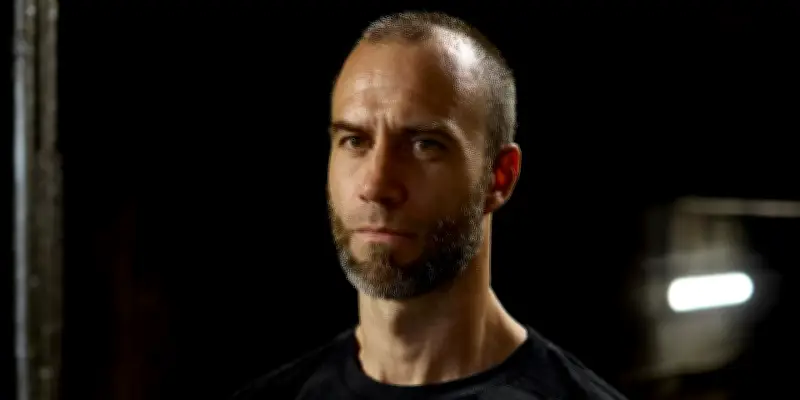 « Ordures » : le livre de Simon Paré-Poupart, phénomène de société au Canada