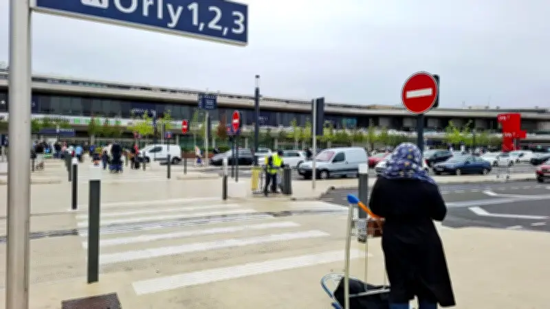 Orly maintient le dépose-minute devant les terminaux malgré le projet de réaménagement