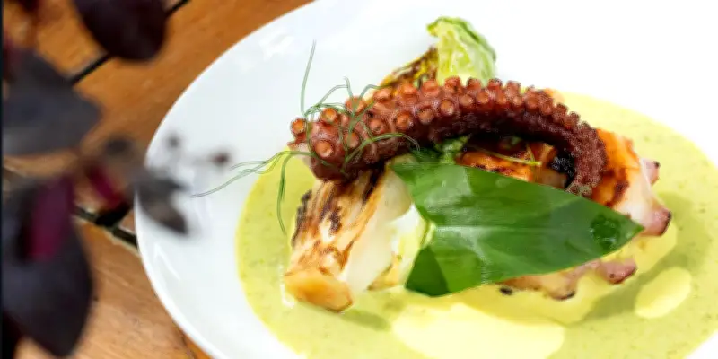 À Paris, L’Entrepôt mêle cinéma et gastronomie dans un lieu unique