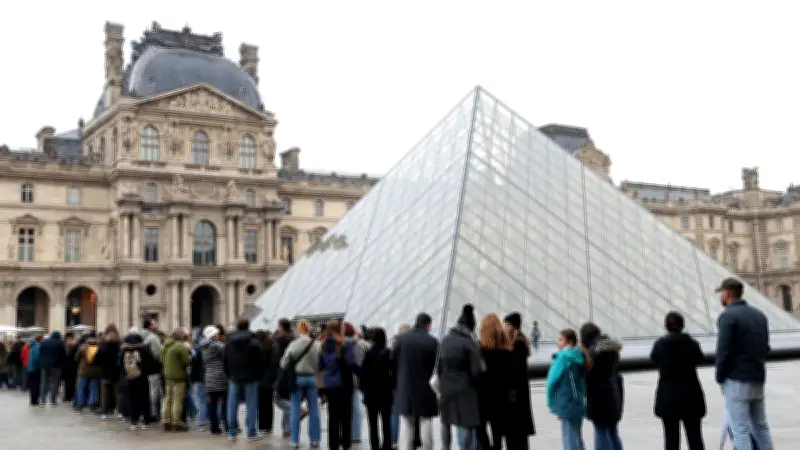 Paris : un homme projetait de faire sauter le Louvre et une synagogue, mis en examen