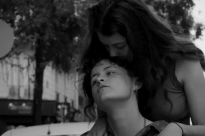 Paris, un jour de mai : les habitants racontent leur ville et leurs angoisses
