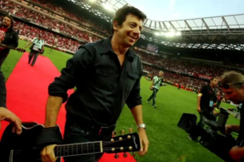 Patrick Bruel hué par 35 000 personnes au stade de l'Allianz Riviera à Nice