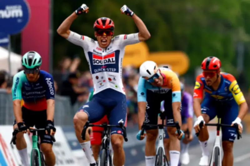Paul Magnier remporte la 1ère étape du Giro et prend le maillot rose