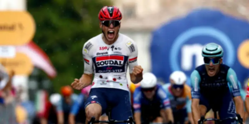 Paul Magnier remporte sa troisième étape sur le Tour d'Italie