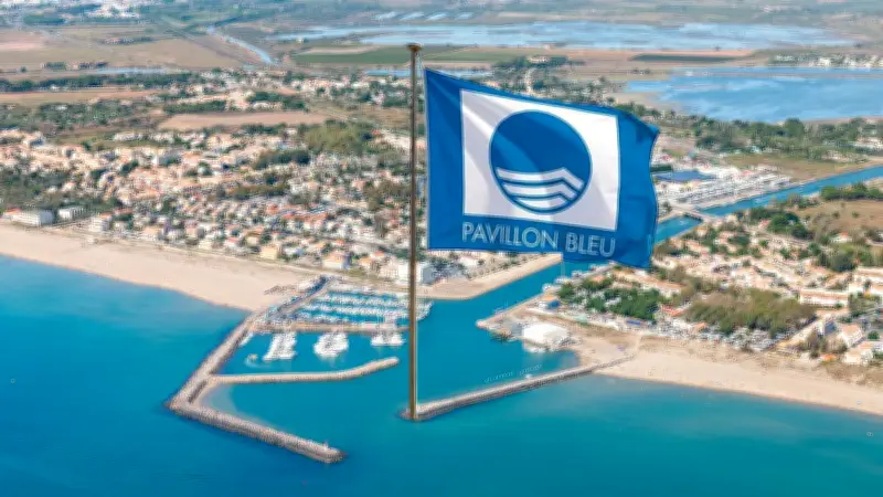 Pavillon Bleu 2026 : Marseillan récompensé pour son port et ses plages