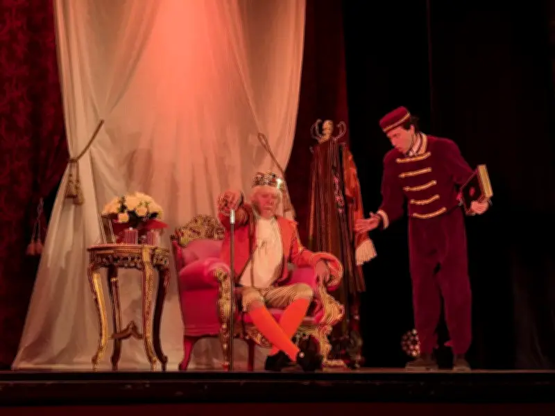 Peau d'âne revisité avec humour et modernité au théâtre de la Pergola