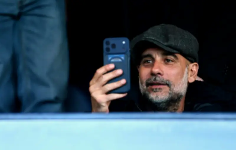 Pep Guardiola préfère Stockport à PSG-Bayern et fait une blague