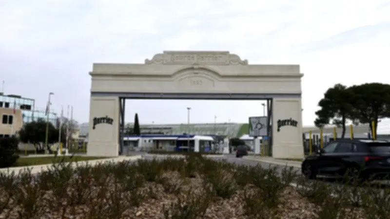 Perquisition chez Perrier dans le Gard dans le scandale des eaux contaminées