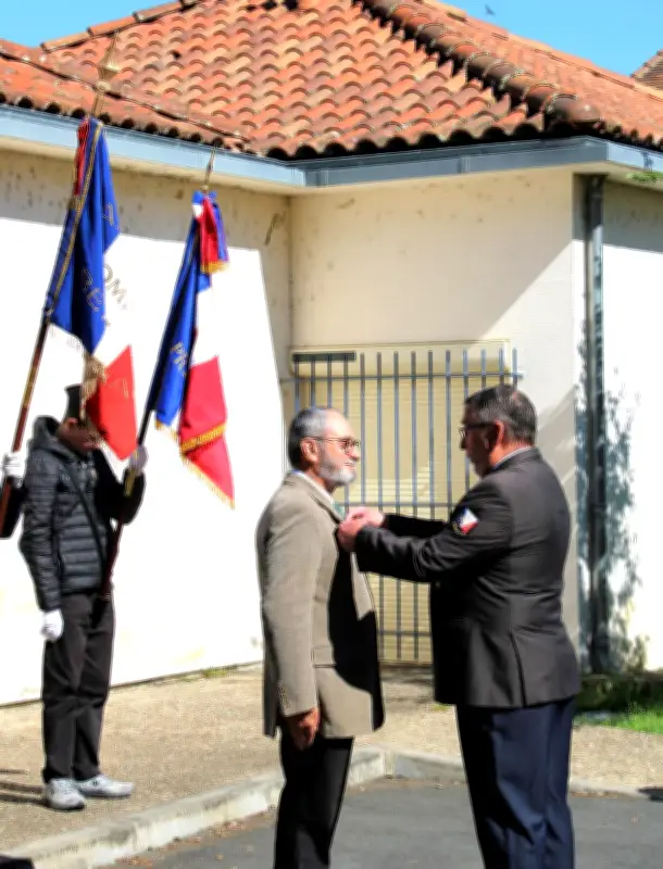 Philippe Rauhut honoré pour son engagement de porte-drapeau à Prigonrieux