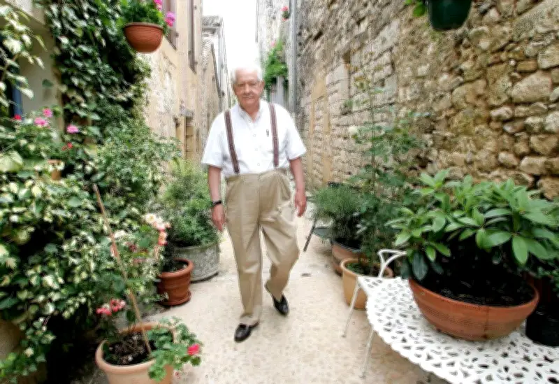 Pierre Bellemare : l'homme de radio amoureux du Périgord