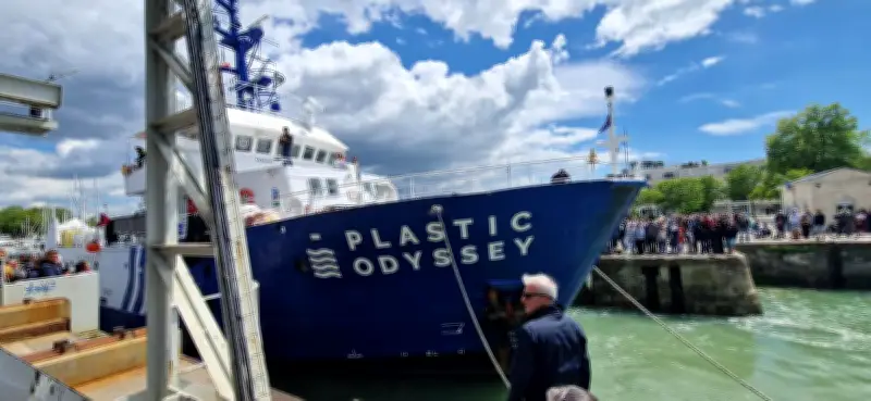 Plastic Odyssey quitte La Rochelle pour Nantes après une escale réussie
