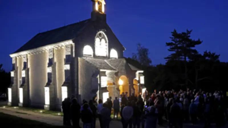 Plus de 200 personnes à l'inauguration de la chapelle Saint-Roch illuminée