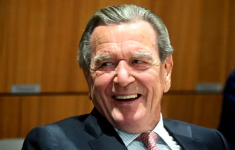 Poutine propose Schröder comme médiateur, l'UE rejette l'idée