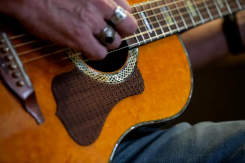 Premier salon de la guitare à l'espace Mendès-France les 23 et 24 mai