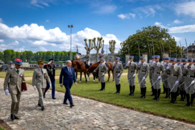 Prince Albert II à Saumur sur les traces de son bisaïeul Louis II