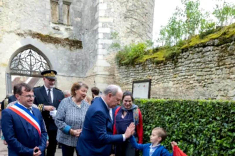 Prince Albert II sur les traces d'Imbert de Batarnay dans la Drôme et en Touraine