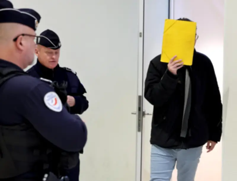 Procès d'un animateur parisien accusé d'agressions sexuelles sur neuf enfants de maternelle