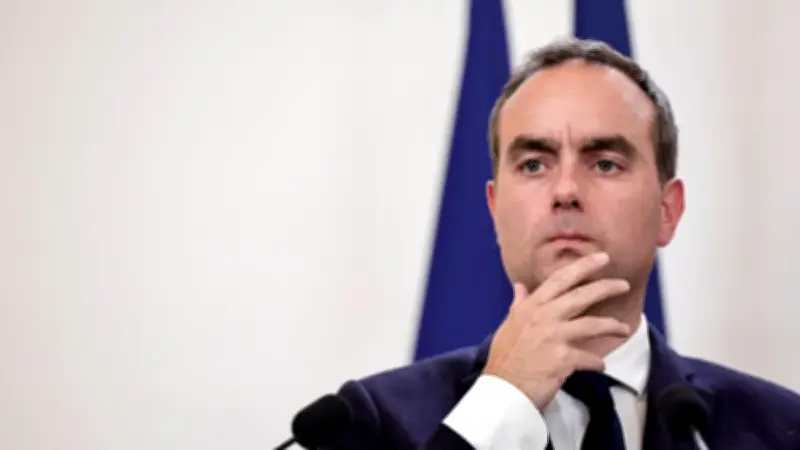 Protection de l'enfance : un projet de loi présenté mercredi, annonce Lecornu