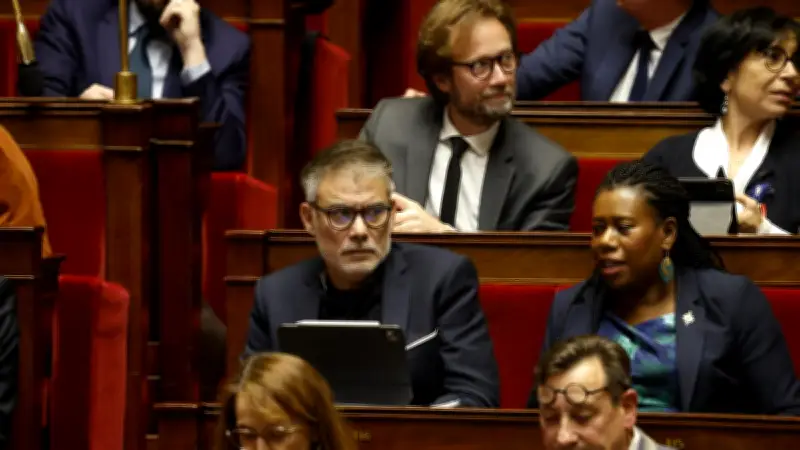 PS : après la démission de Vallaud, le brouillard sur la stratégie pour 2027