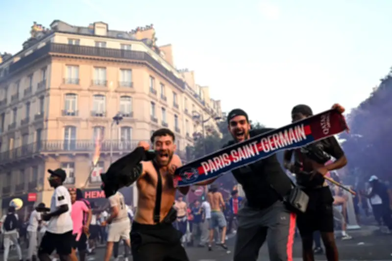 PSG double, Israël intensifie guerre au Liban, mort d'Edgar Morin : l'actu du week-end