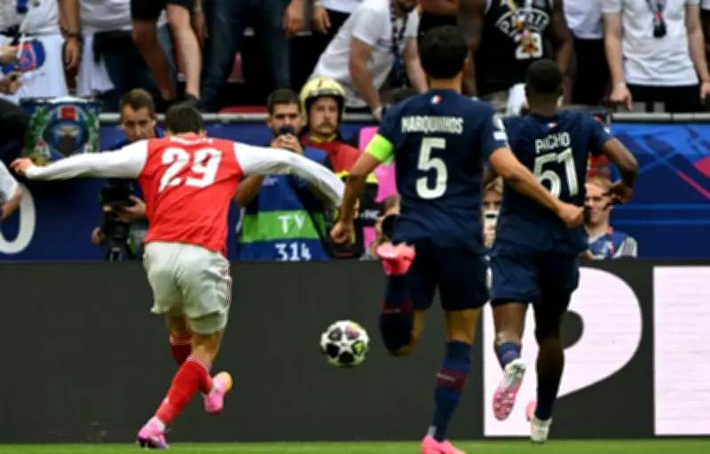 PSG mené 1-0 par Arsenal en finale de Ligue des champions après un but controversé