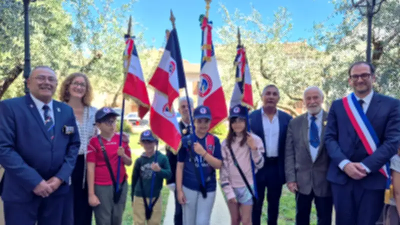 Quatre écoles de Vauvert reçoivent leurs drapeaux tricolores