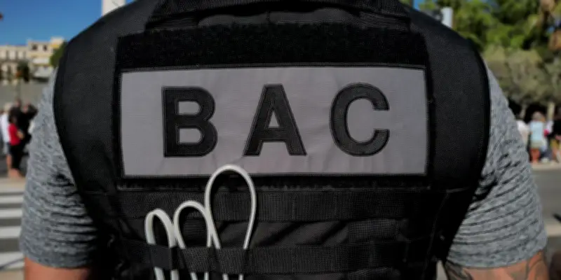 Quatre policiers de la BAC condamnés pour violences gratuites à Paris