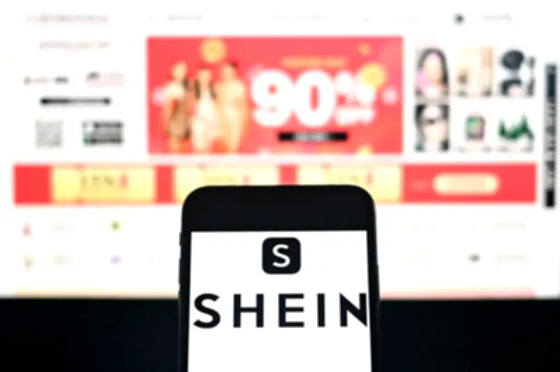 Rachat d'Everlane par Shein : la colère des clients monte sur les réseaux sociaux