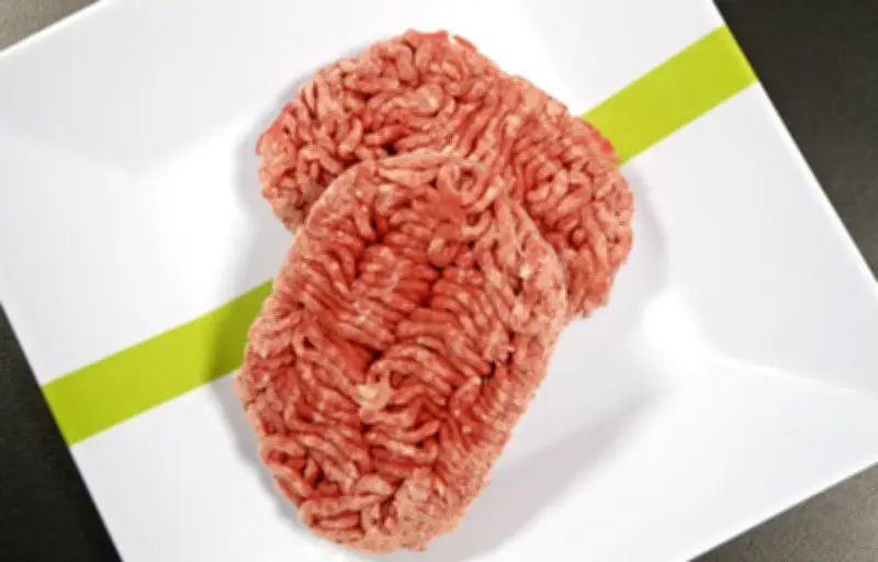 Rappel de steaks hachés Carrefour pour risque de morceaux métalliques