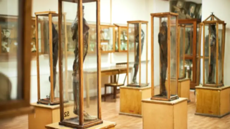 Rapport sur la sécurité des musées publié le 13 mai après le vol au Louvre