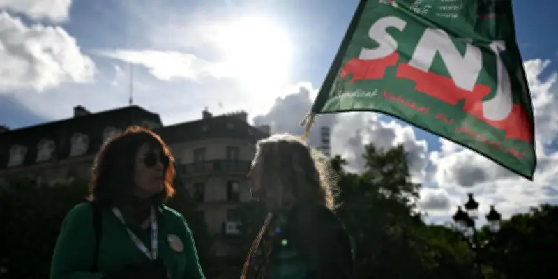 Rassemblement à Paris pour défendre la liberté de la presse attaquée
