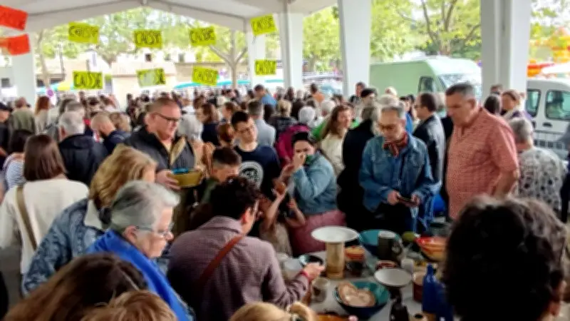 Record d'affluence pour la Braderie des potiers à Saint-Quentin-la-Poterie