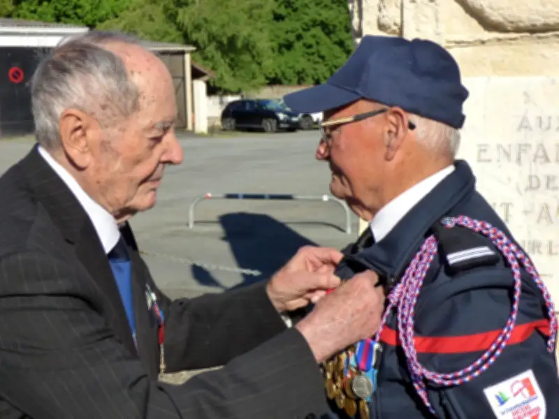 René Reau honoré pour 10 ans de service comme porte-drapeau