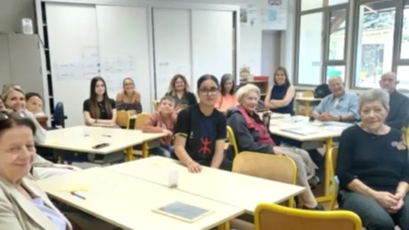 Rencontre intergénérationnelle à l'école Louis-Prunet de Thézan-lès-Béziers