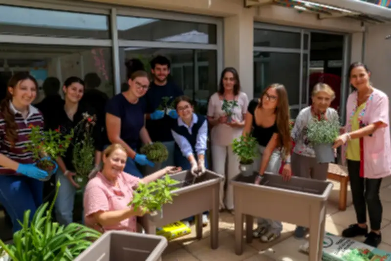 Rencontre intergénérationnelle à Saint-Raphaël : jeunes et aînés unis