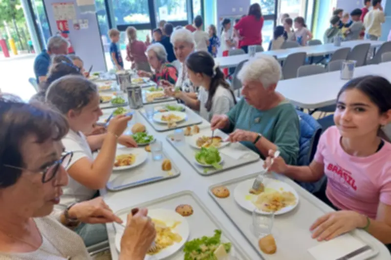 Repas intergénérationnels à la cantine de Saint-Paul-de-Vence