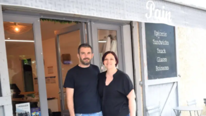 Reprise de "La Guinguette" à Villeneuve-lès-Béziers par un jeune couple