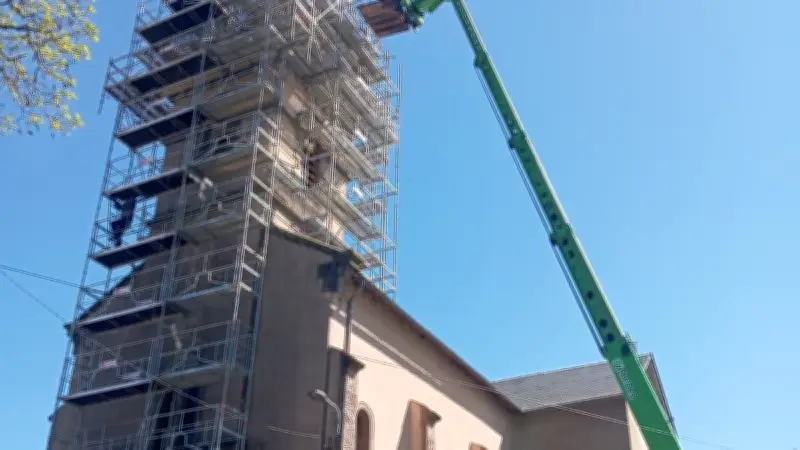 Restauration du clocher de l'église d'Ennous à Saint-Juéry